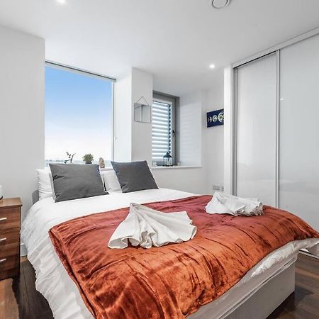 New Apartment 20 Mins From Waterloo London Bp36 외부 사진
