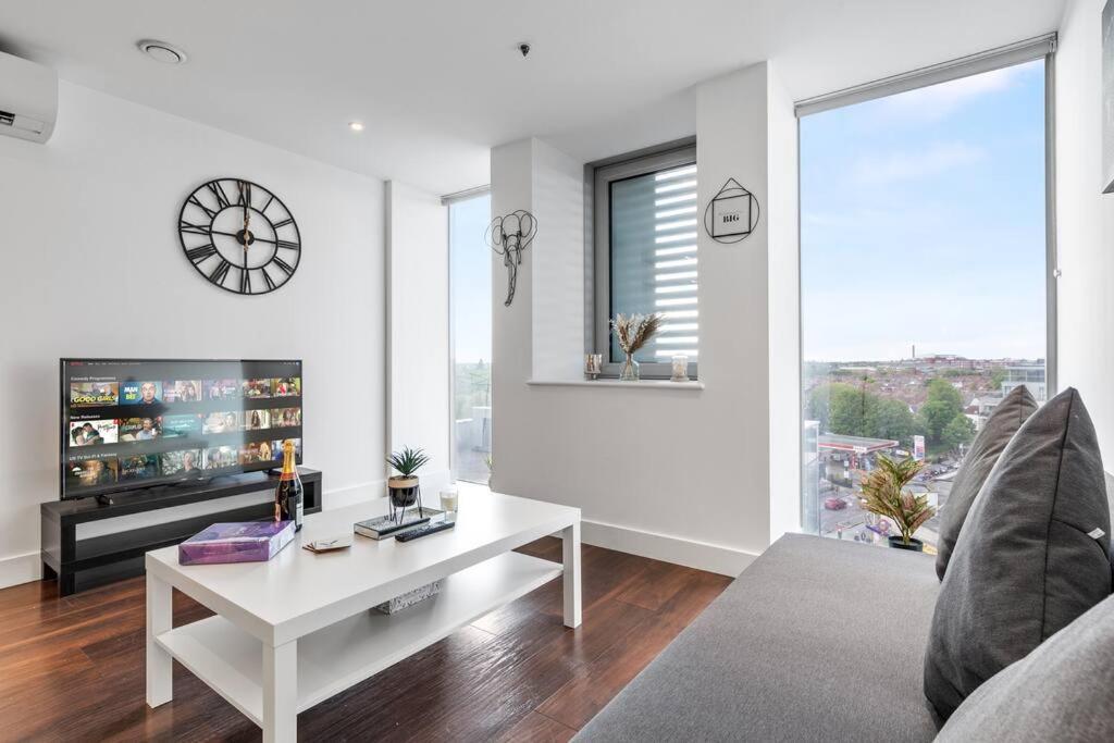 New Apartment 20 Mins From Waterloo London Bp36 외부 사진
